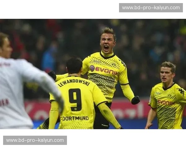 红白之魂与金丝雀的终极博弈:阿森纳vs诺维奇直播,一场不容错过的感官盛宴 红白之魂与金丝雀的终极博弈:阿森纳vs诺维奇直播,一场不容错过的感官盛宴