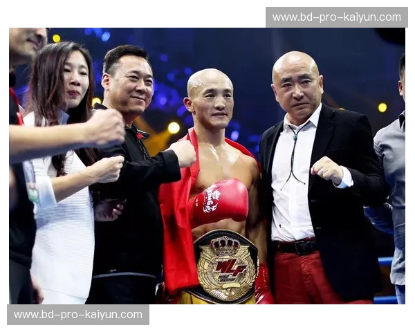 龙影争霸：一龙VS张崇，一场关乎信仰与权杖的拳坛风暴